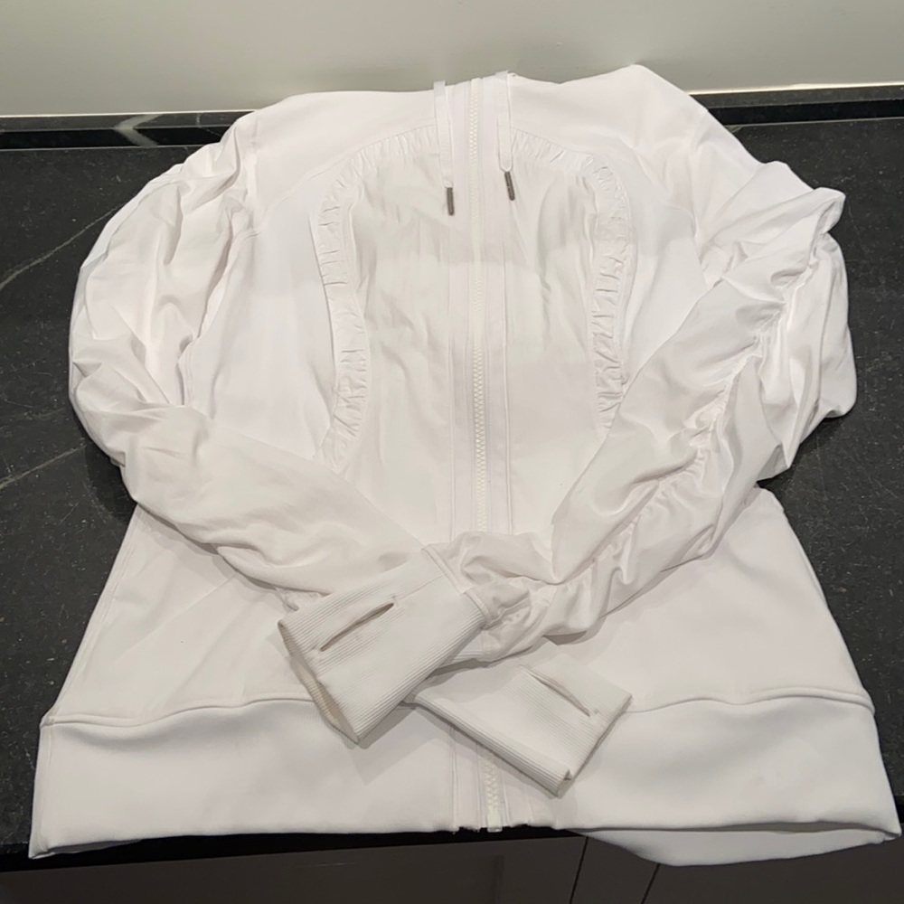 Lululemon Women’s size 10 athletic jacket